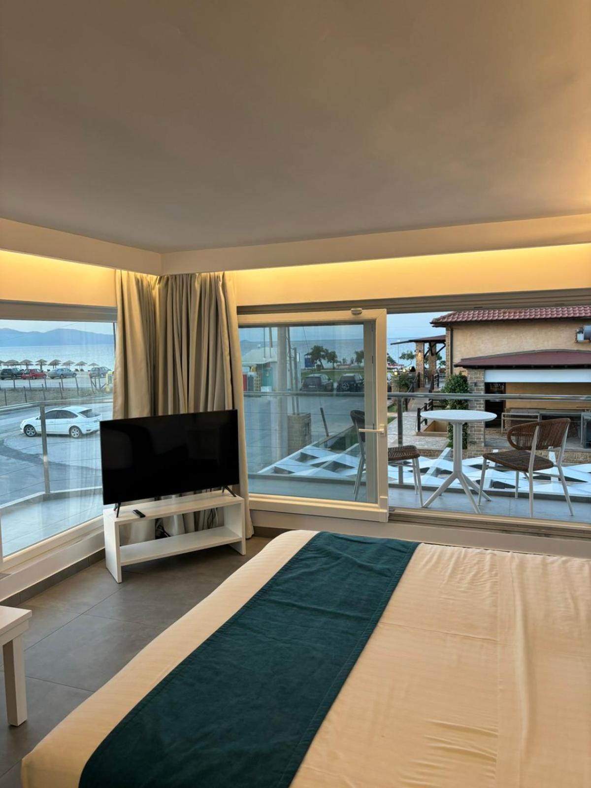 Ocean Blue Suites Ierissos Room photo